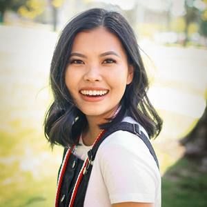 Meet your Posher, Crystal